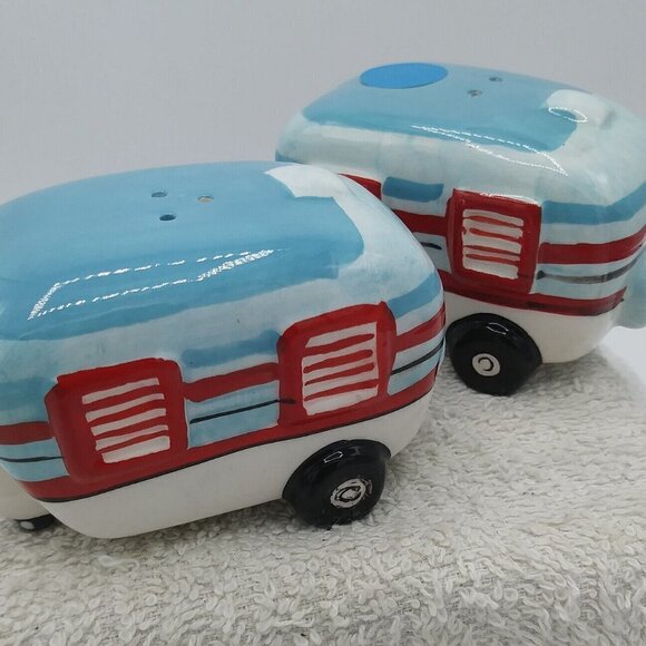 Travel Trailer Happy Camper RV Retro Ceramic Salt & Pepper Shakers - Picture 4 of 8